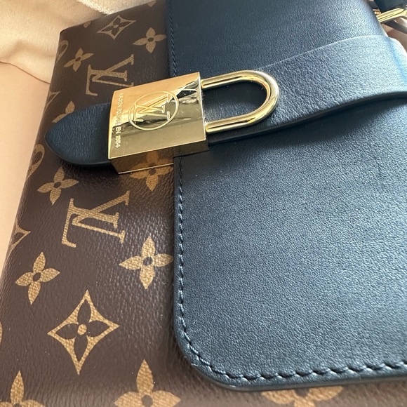 Authentic Louis Vuitton locky BB Bag - Picture 3 of 10